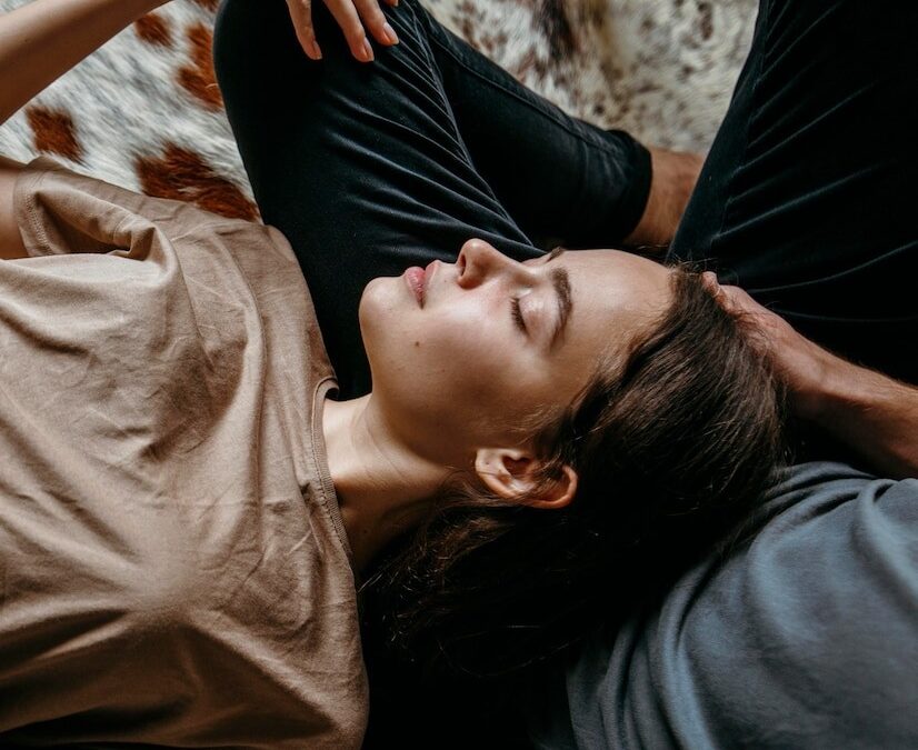 6 Ways Emotional Trauma Release Massage Helps Release Unspoken Emotions: